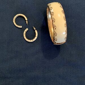 Cream and Gold Stella & Dot Earring and Bracelet Set